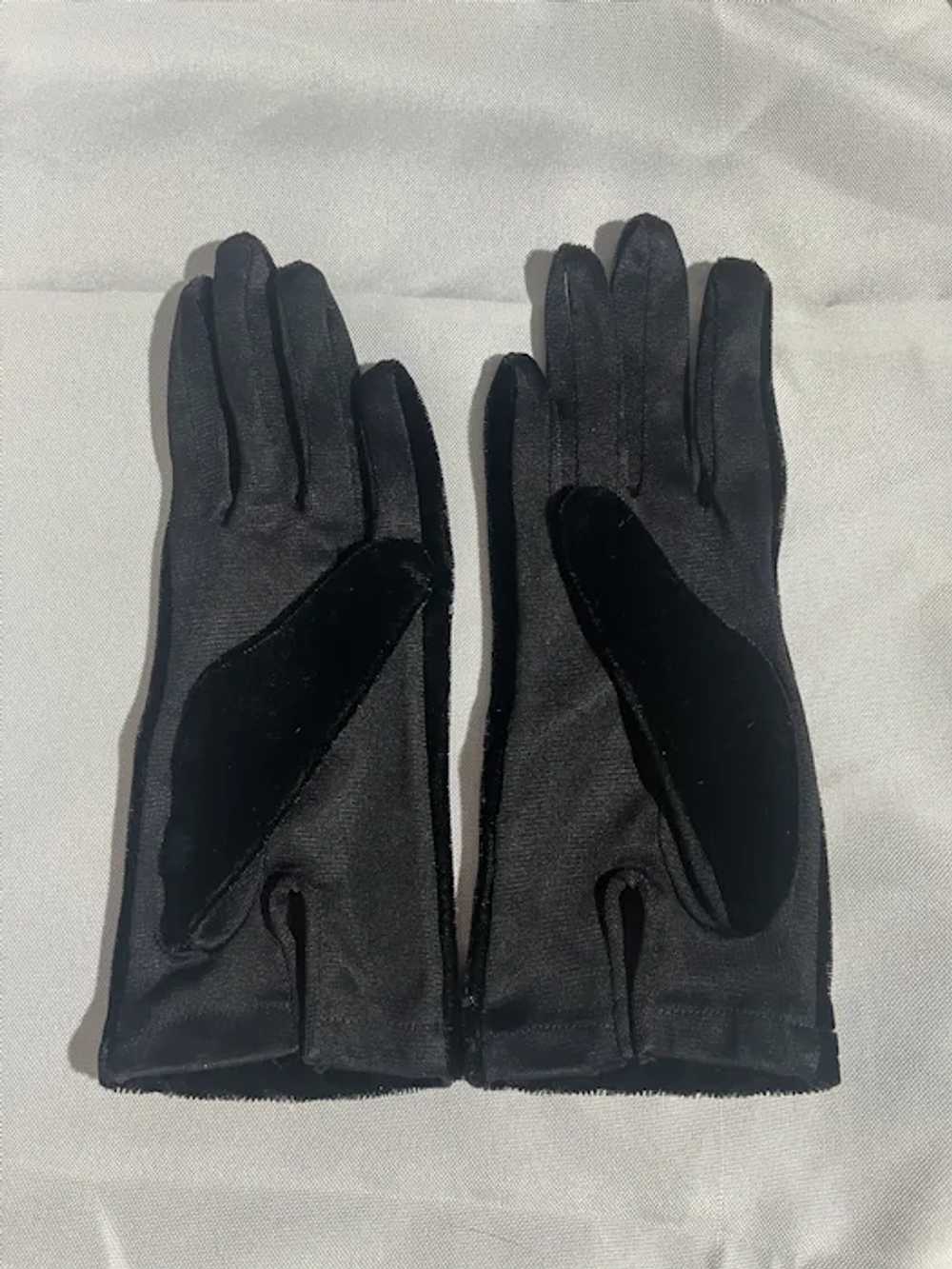 8" Black Velvet Gloves - image 4