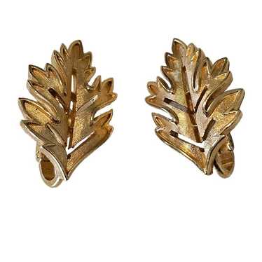 Crown Trifari Gold Tone Leaf Clip on Earrings - image 1