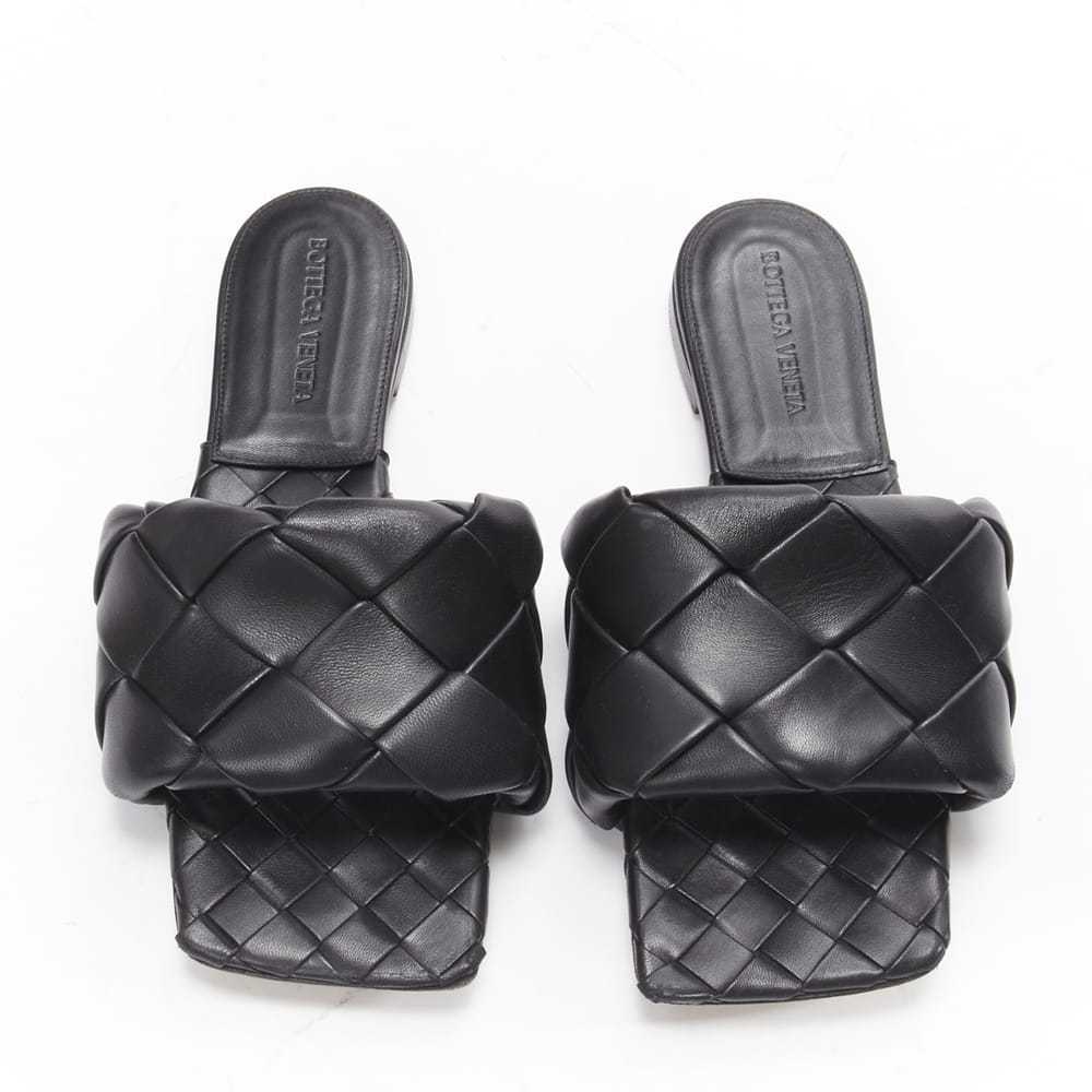 Bottega Veneta Lido leather flip flops - image 10