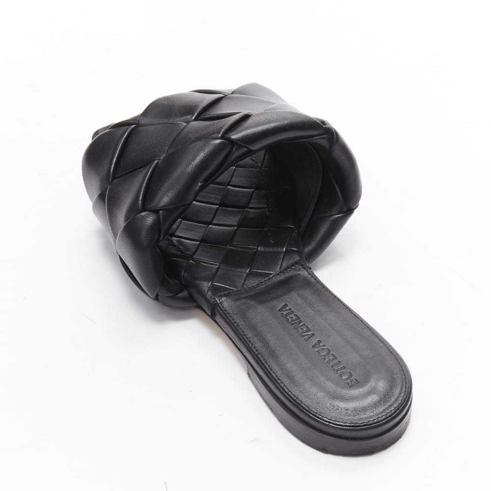 Bottega Veneta Lido leather flip flops - image 9