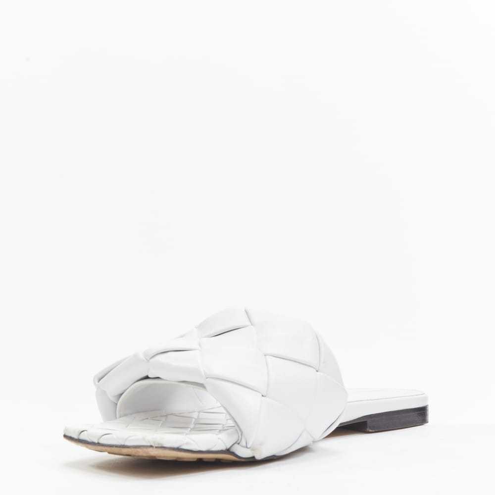 Bottega Veneta Lido leather flip flops - image 3