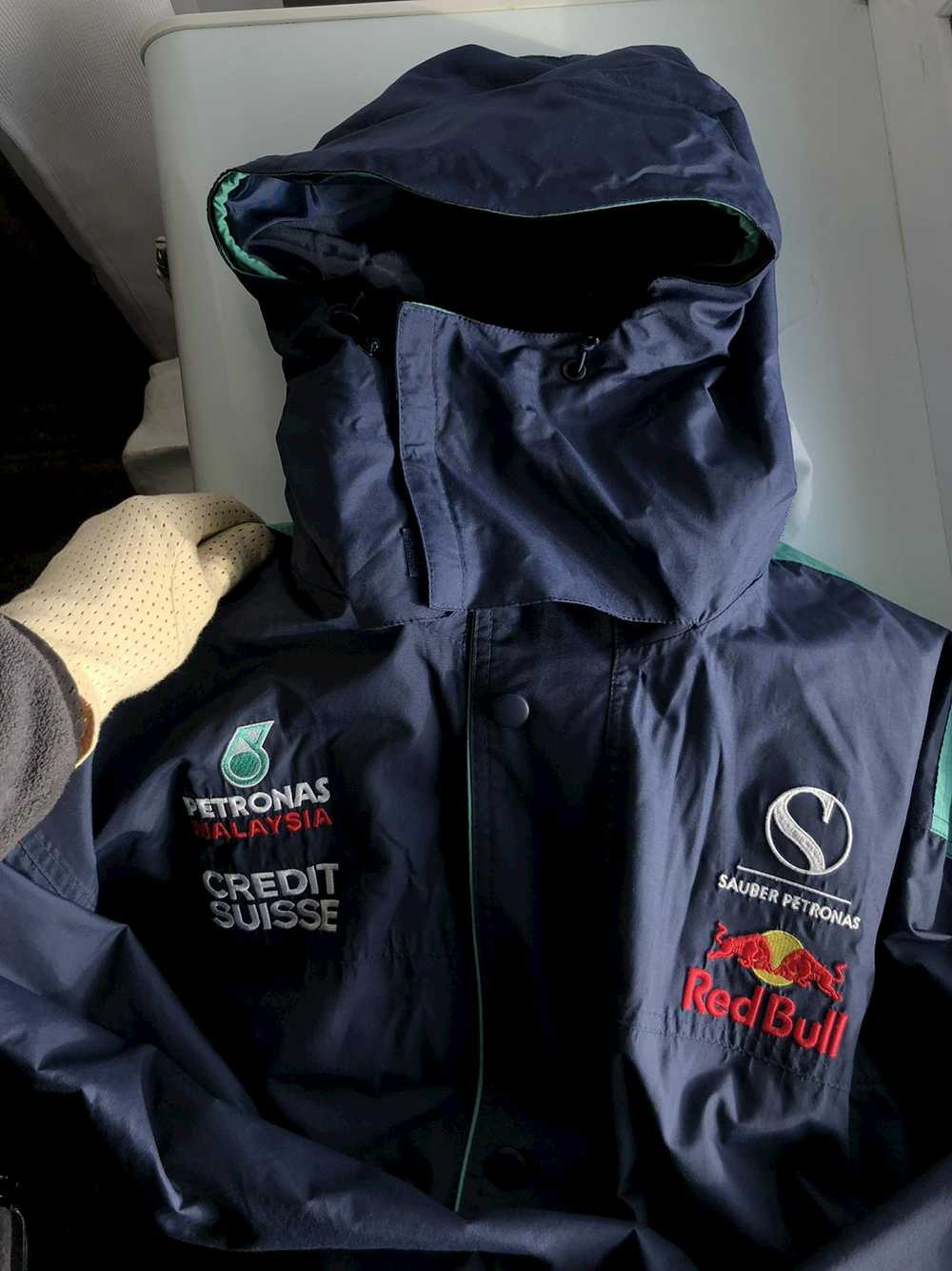 Formula 1 × Racing × Vintage VTG Red Bull Sauber … - image 7