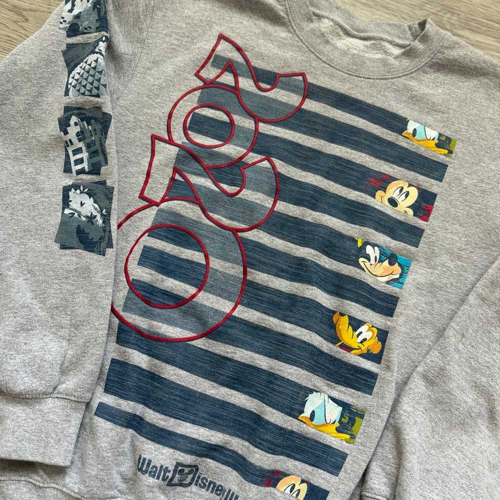 Vintage Discontinued Walt Disney World Sweatshirt… - image 2