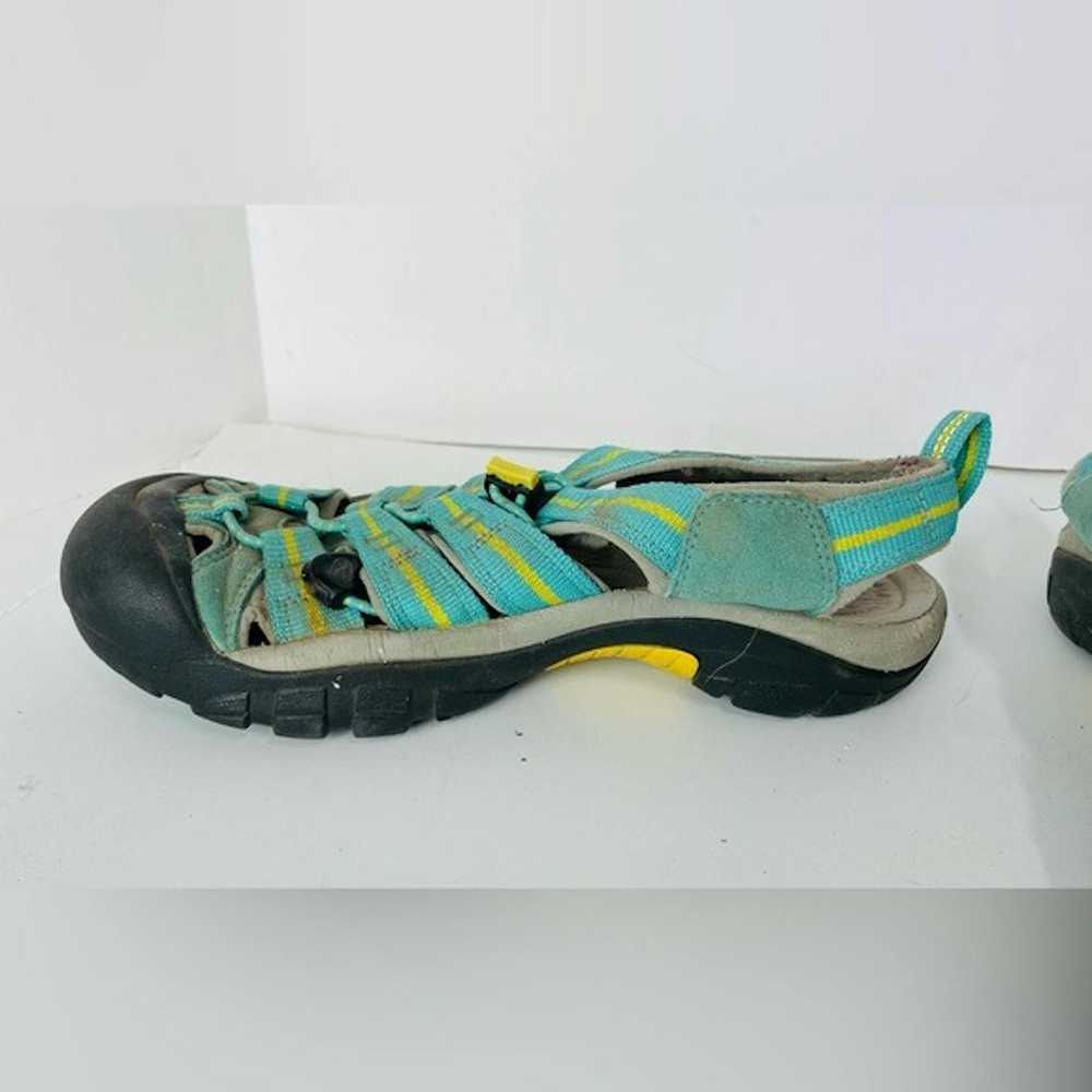 Keen Keen sandals women size 9 teal and yellow - image 7