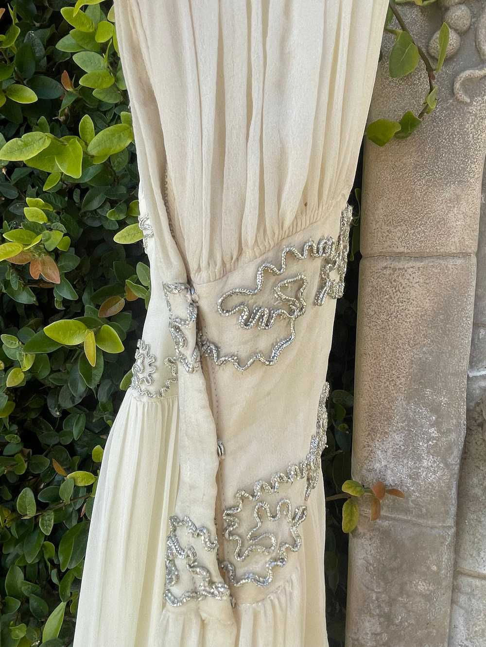 1940s Metallic Crepe Chiffon Ruched Gown - image 10