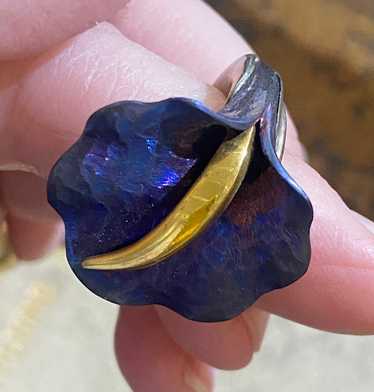 Janusz Szkutnik Calla Lily Sterling Silver Titani… - image 1