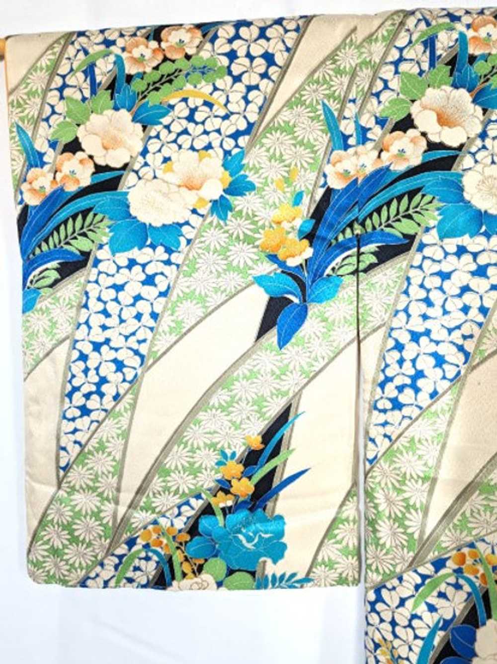 Blue & White Kimono - image 2