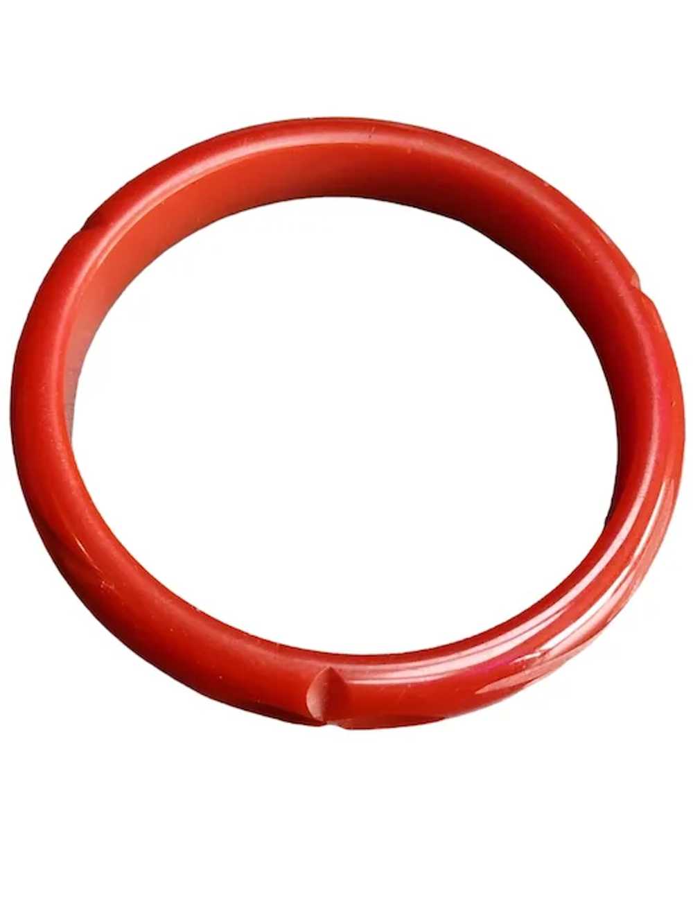 Vintage Bakelite Red Bangle Bracelet (A3815) - image 4
