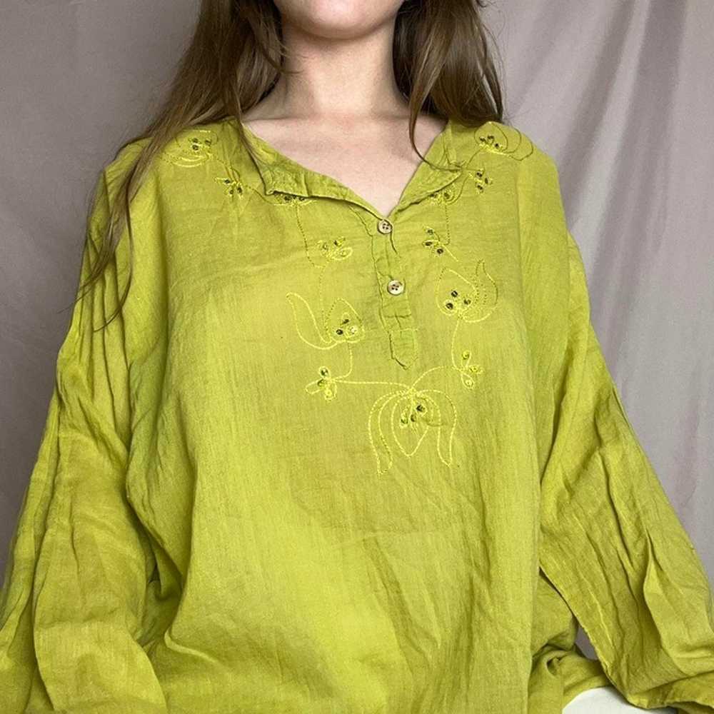 Vintage oversized green float blouse with beautif… - image 2