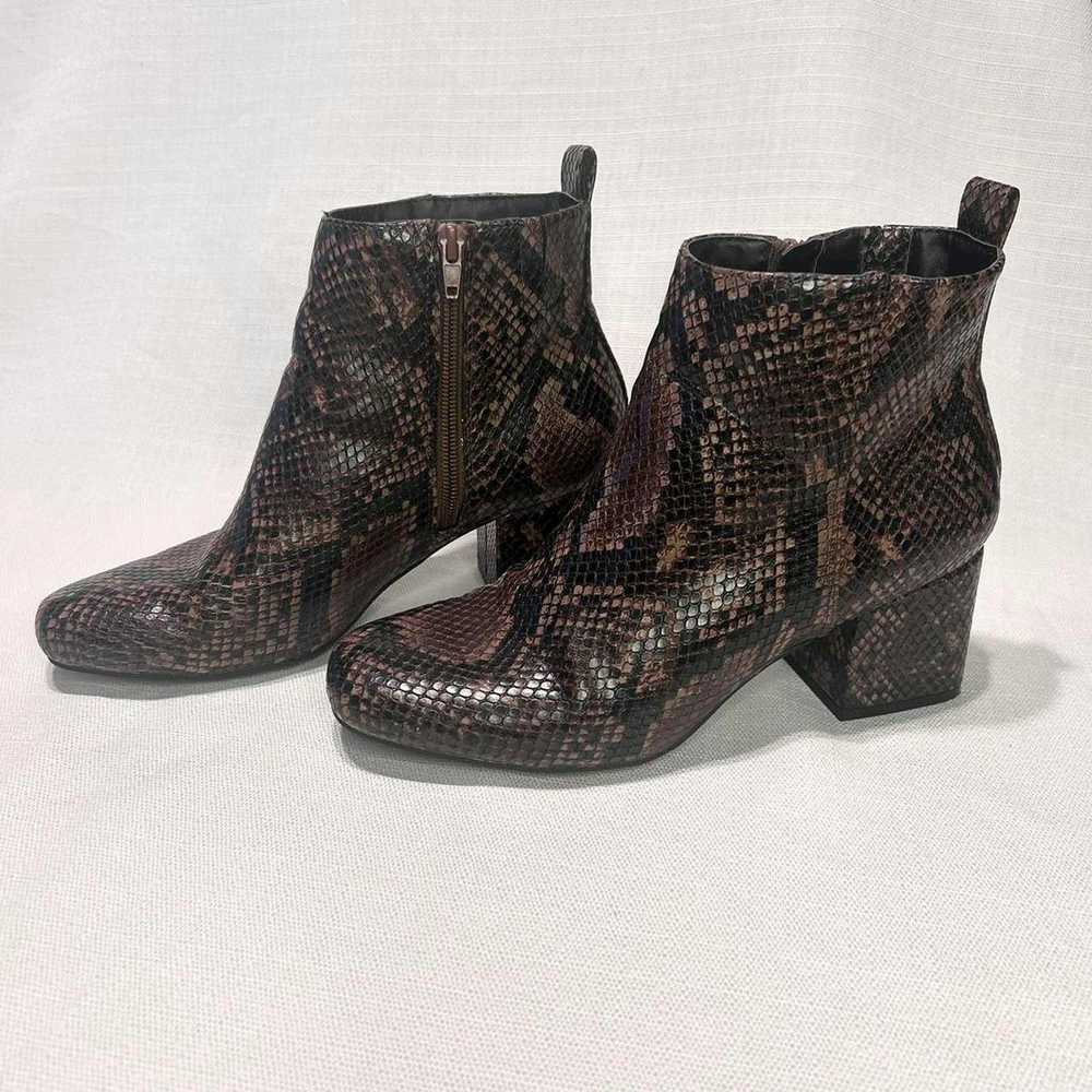 Other Women's Brown Snakeskin Ankle Boot Size 9 H… - image 2