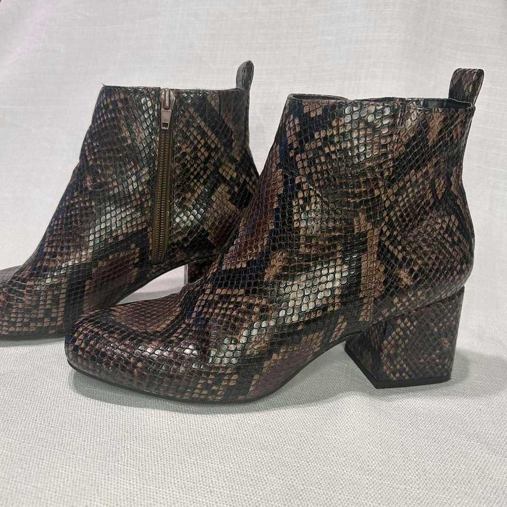 Other Women's Brown Snakeskin Ankle Boot Size 9 H… - image 4