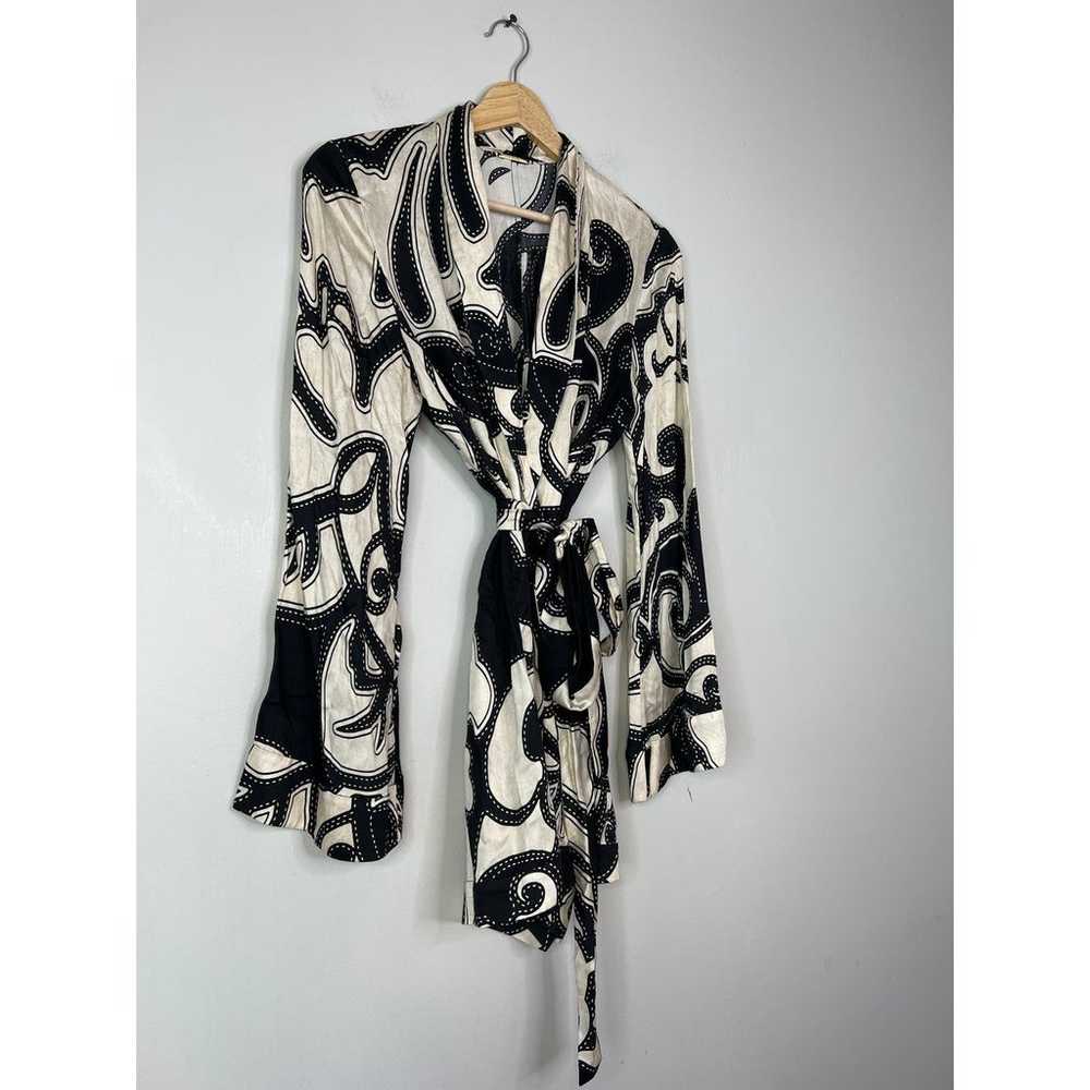 NEW Alexis Kaiden Belted Printed Long Sleeves V N… - image 4