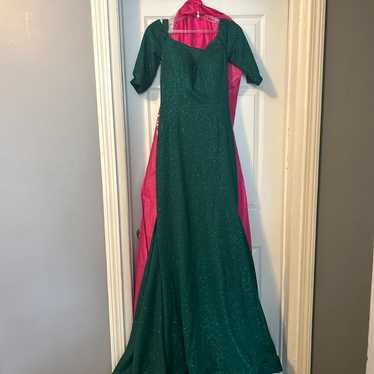 Prom dress size 8 worn once. It’s a luxury prom d… - image 1
