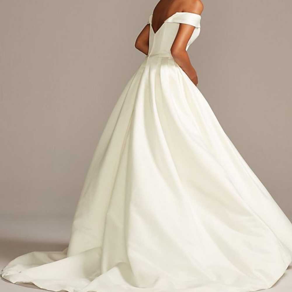 Off the Shoulder Satin Ball Gown Wedding Dress in… - image 10