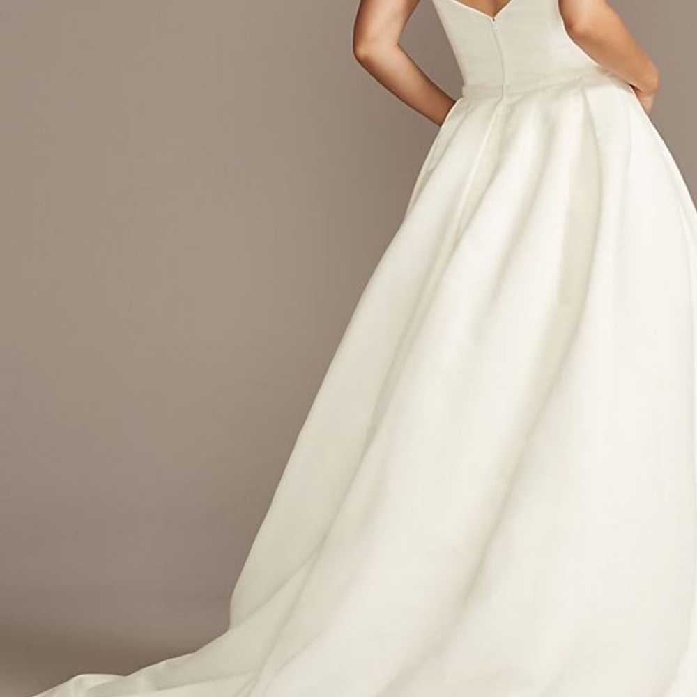 Off the Shoulder Satin Ball Gown Wedding Dress in… - image 11