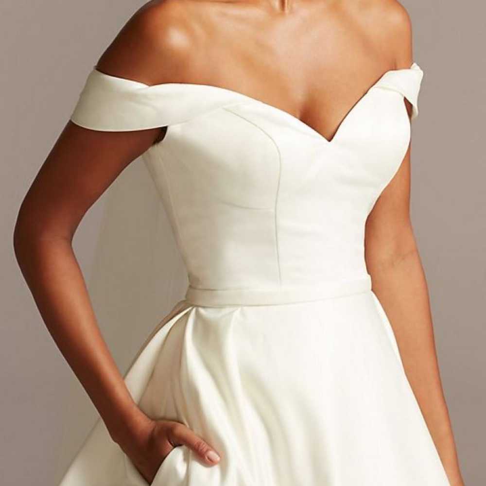 Off the Shoulder Satin Ball Gown Wedding Dress in… - image 12