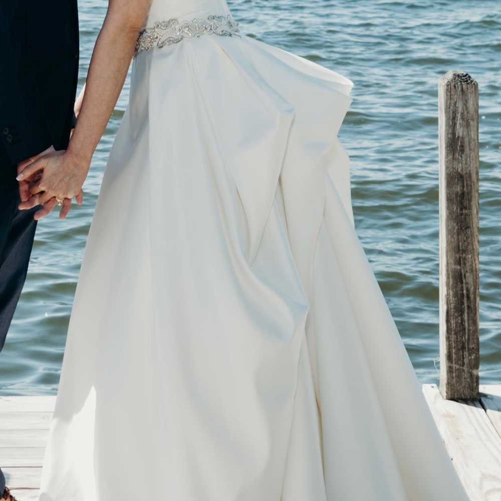 Off the Shoulder Satin Ball Gown Wedding Dress in… - image 2