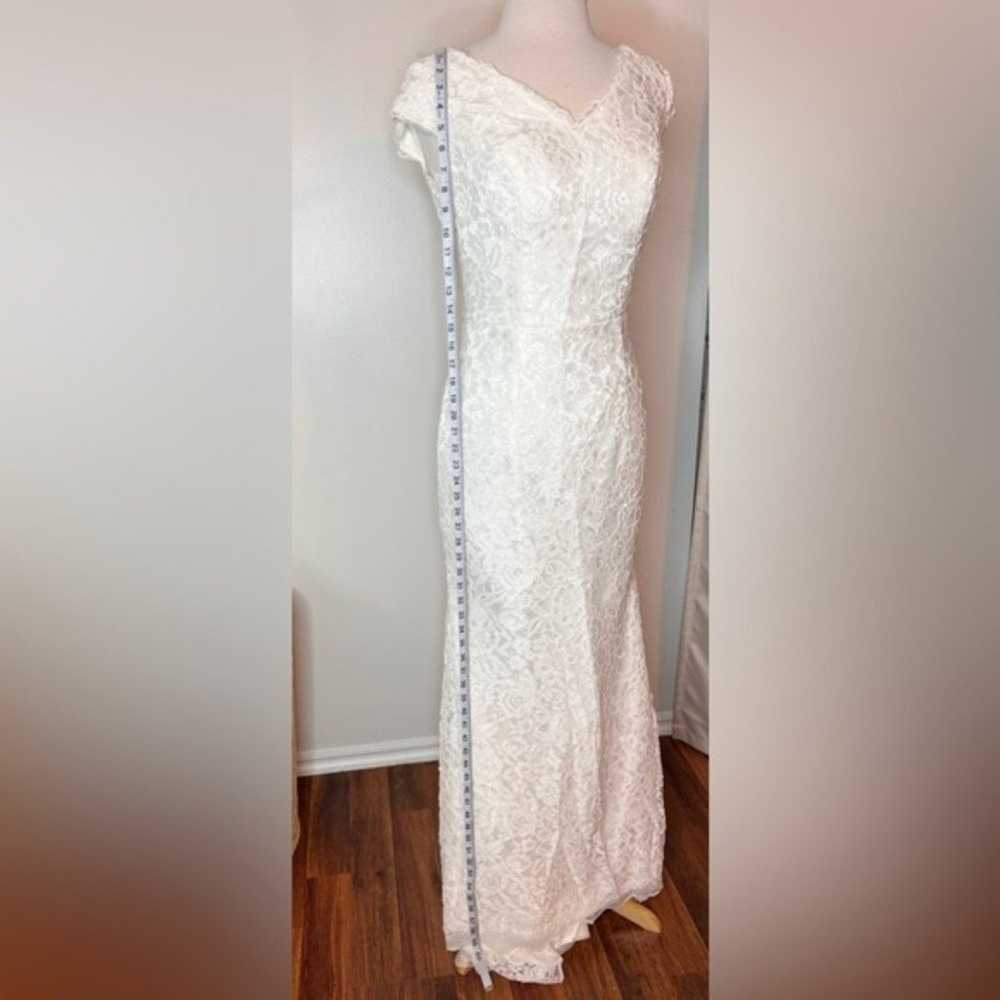 Wedding Gown, Mermaid Sleeveless V. Size 10. - image 12