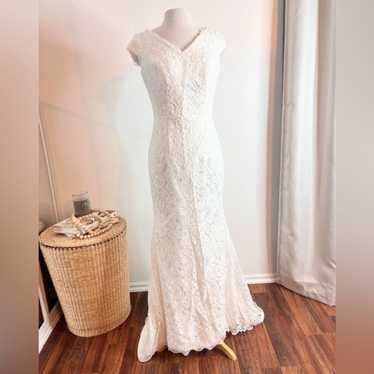 Wedding Gown, Mermaid Sleeveless V. Size 10. - image 1