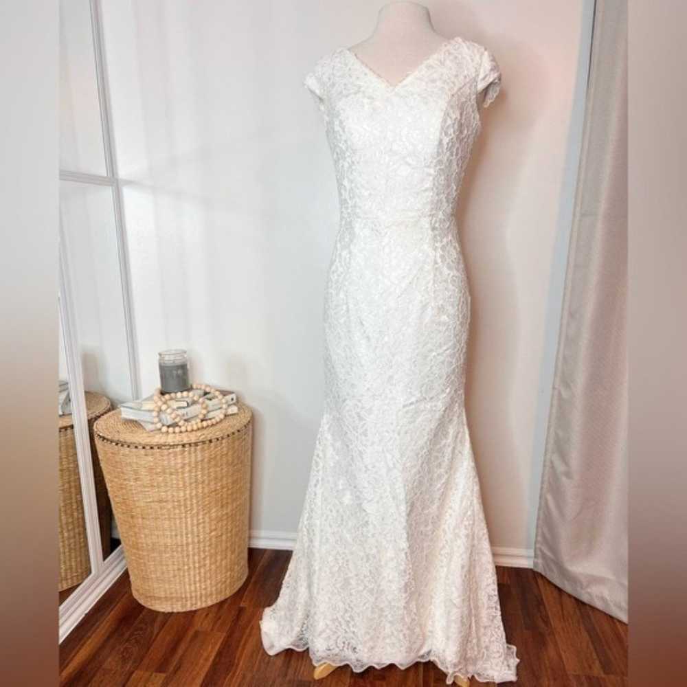 Wedding Gown, Mermaid Sleeveless V. Size 10. - image 2