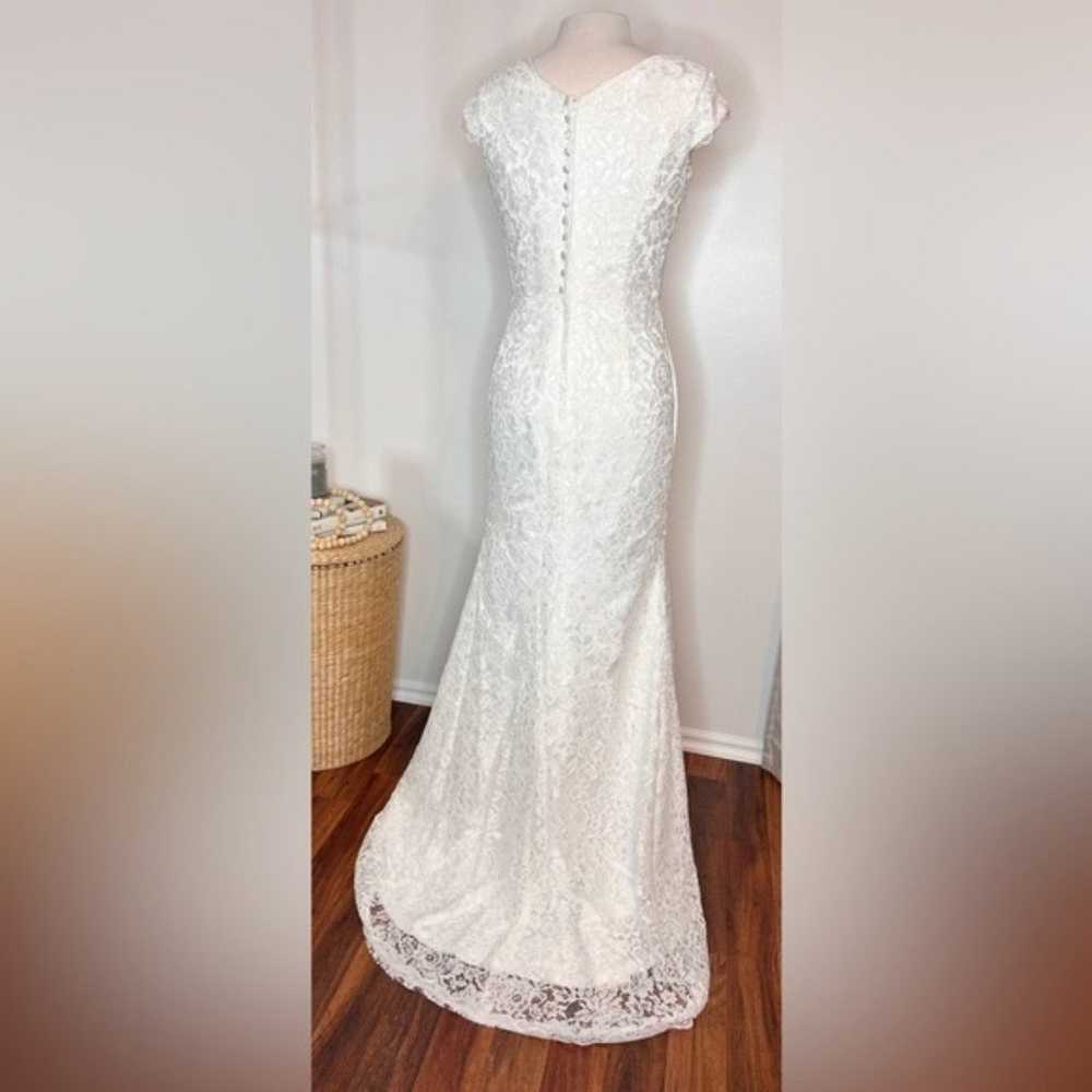 Wedding Gown, Mermaid Sleeveless V. Size 10. - image 4