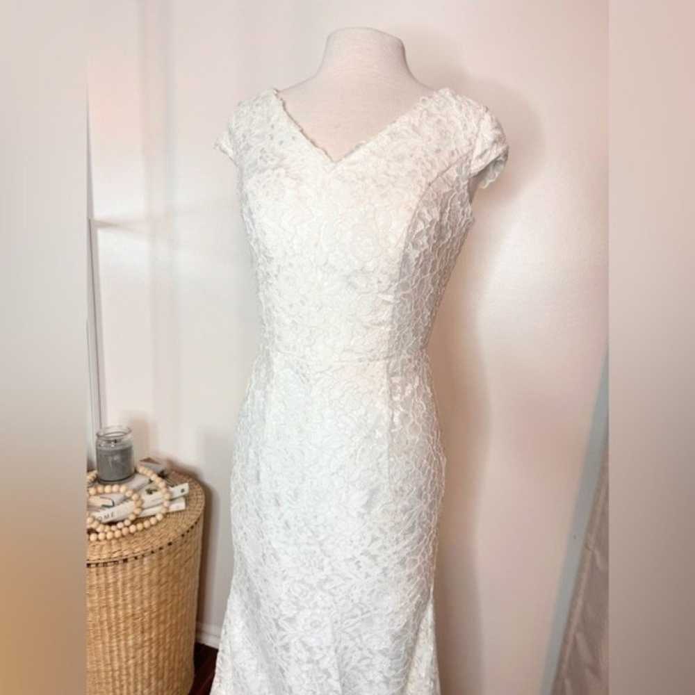 Wedding Gown, Mermaid Sleeveless V. Size 10. - image 6
