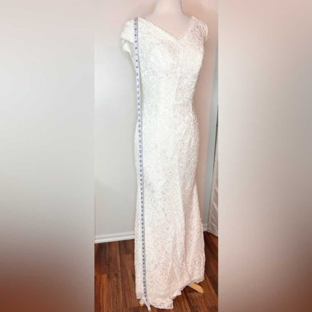 Wedding Gown, Mermaid Sleeveless V. Size 10. - image 7