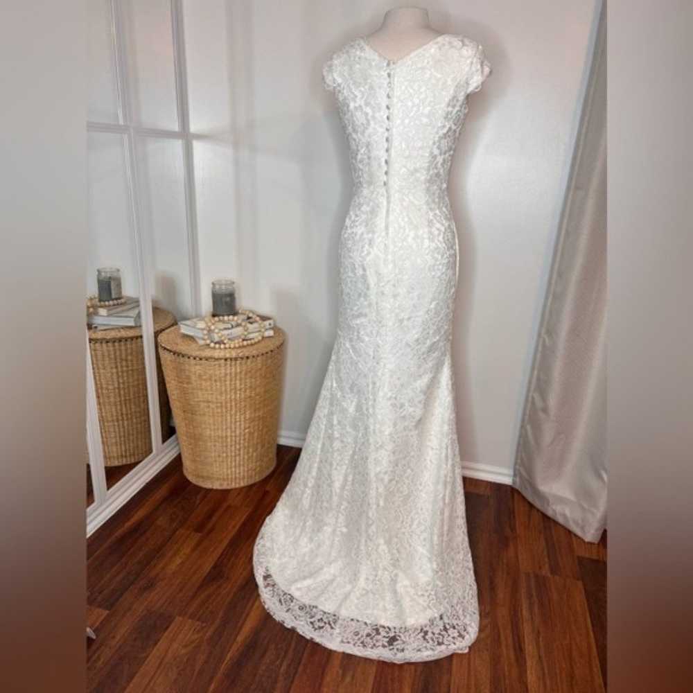 Wedding Gown, Mermaid Sleeveless V. Size 10. - image 9