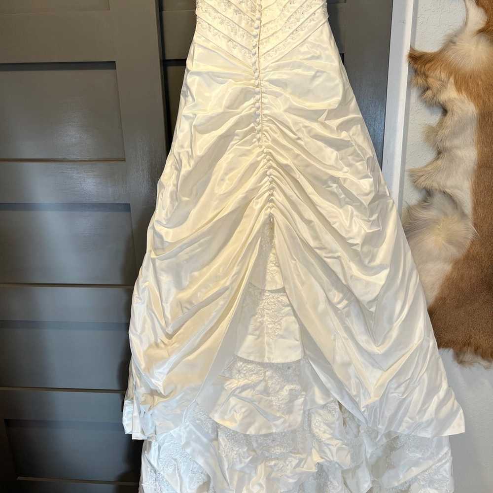 Stunning Wedding Gown - image 3