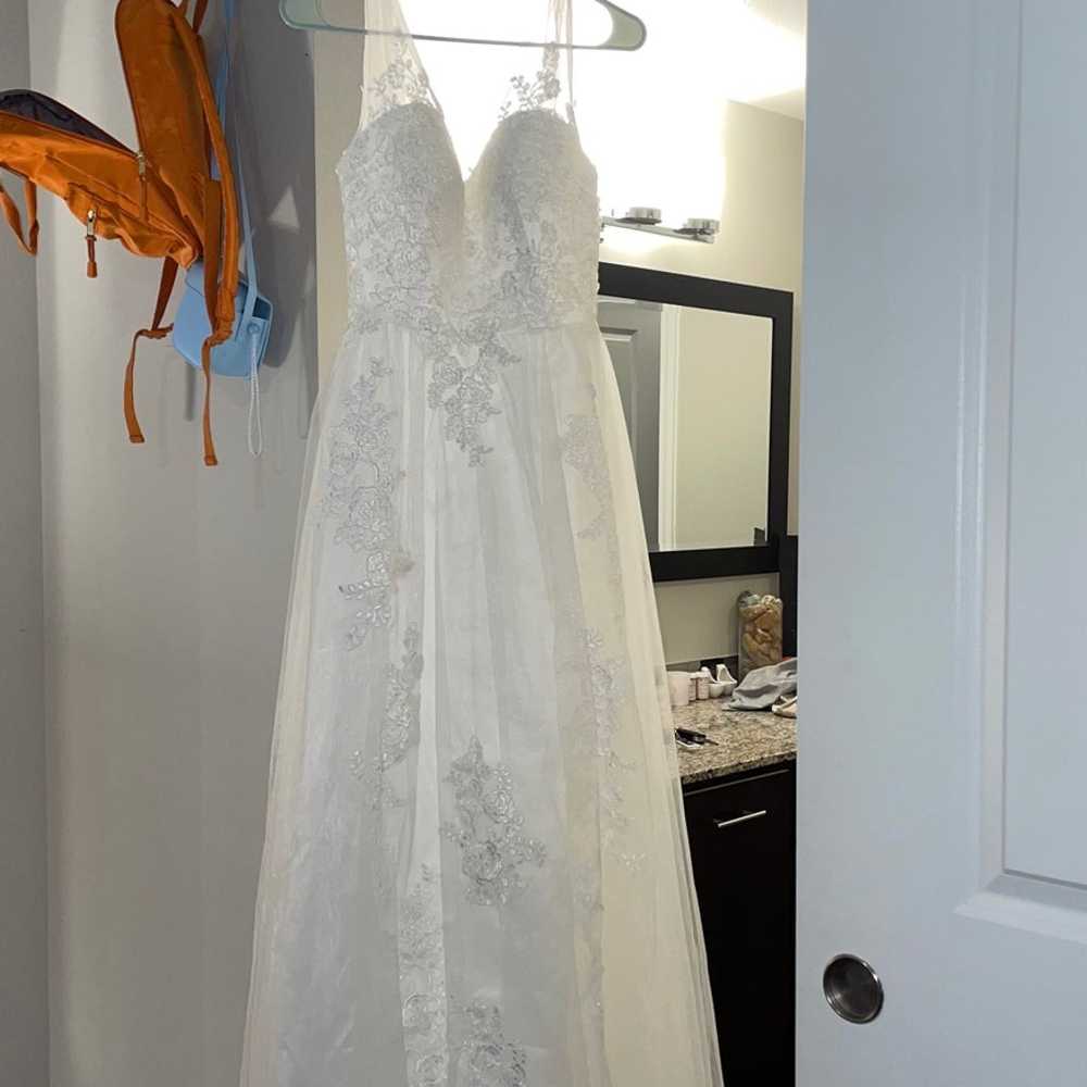 White lace wedding dress - image 2