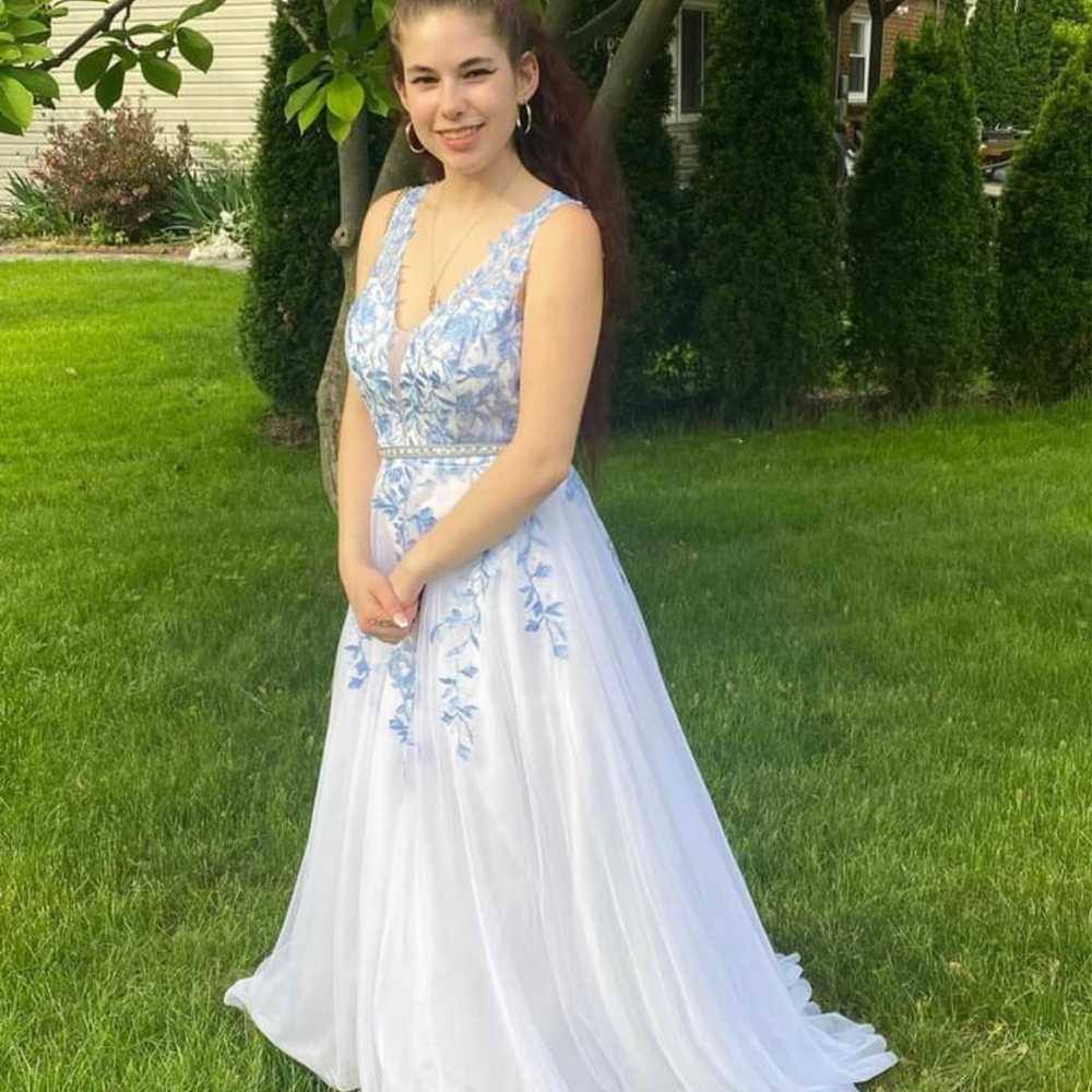 White and blue Prom dress - image 4
