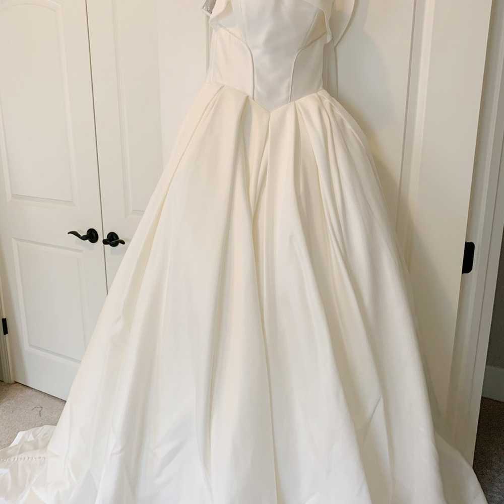 Ball gown wedding dress - image 2