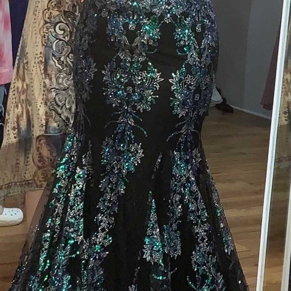 Stunning prom dress - image 3