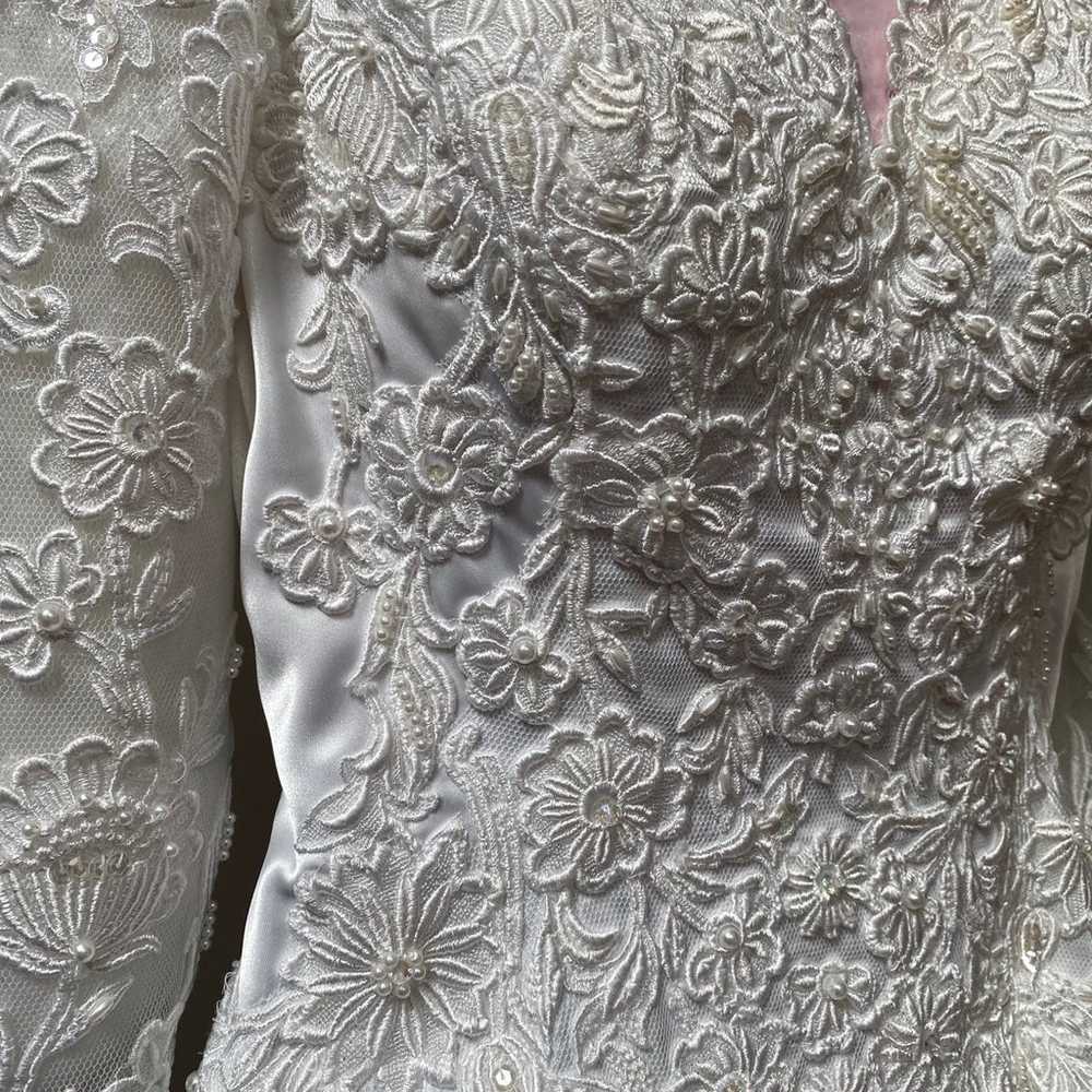 Vintage Modest Wedding Dress - image 6