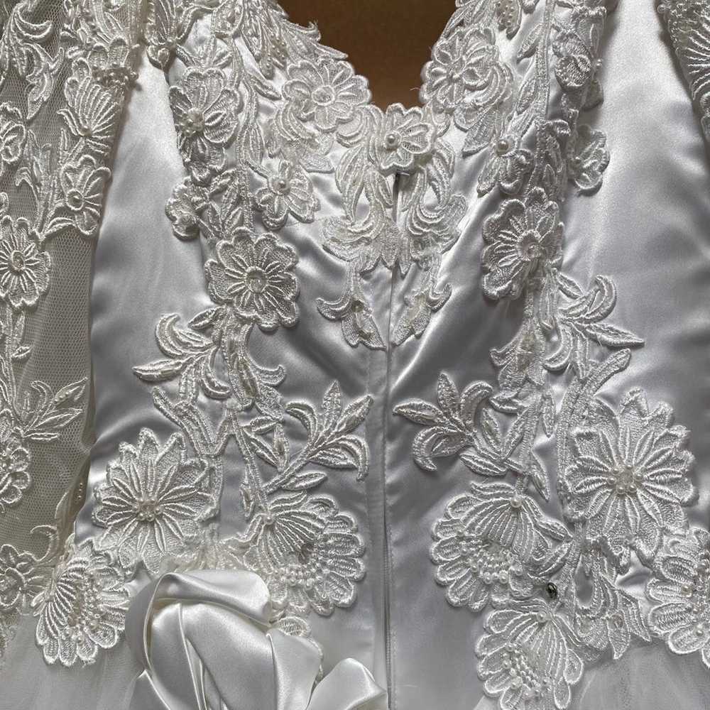Vintage Modest Wedding Dress - image 8
