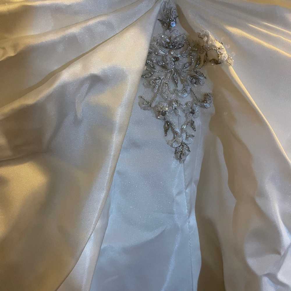 Pre-owned Wedding Gown - image 4