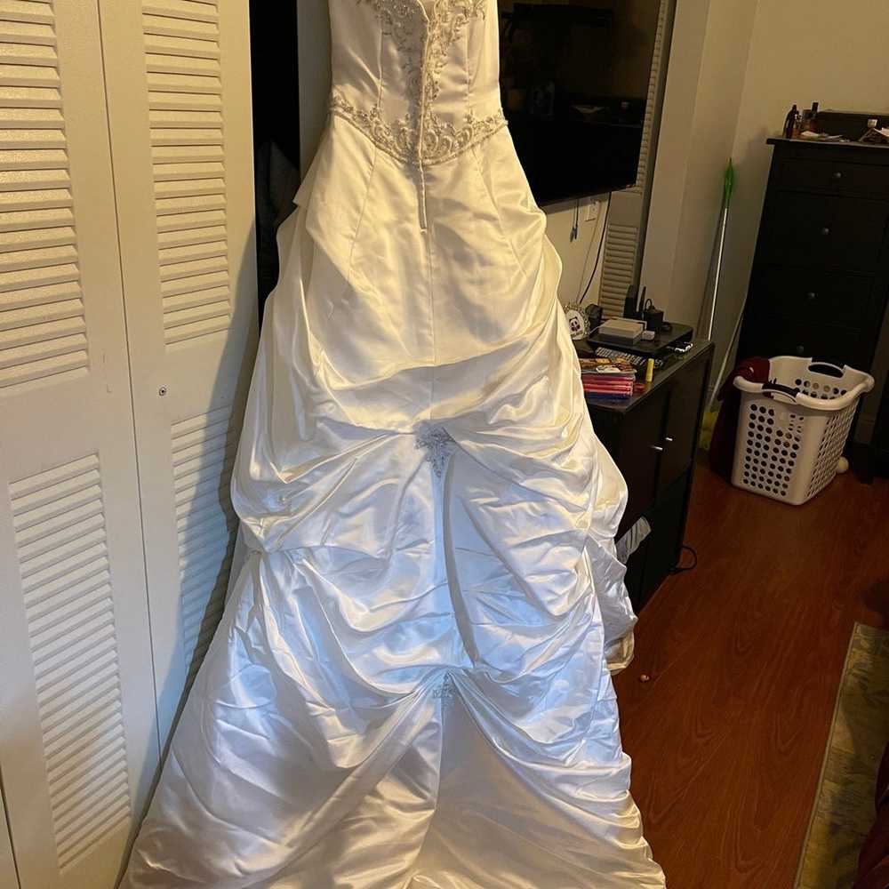 Pre-owned Wedding Gown - image 6