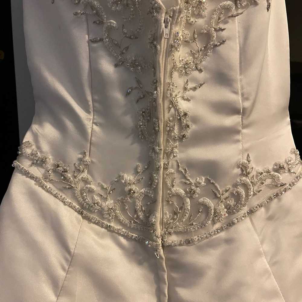 Pre-owned Wedding Gown - image 8