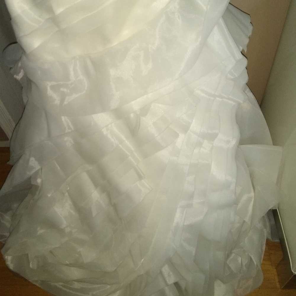 Vera Wang White Collection Wedding Dress - image 3