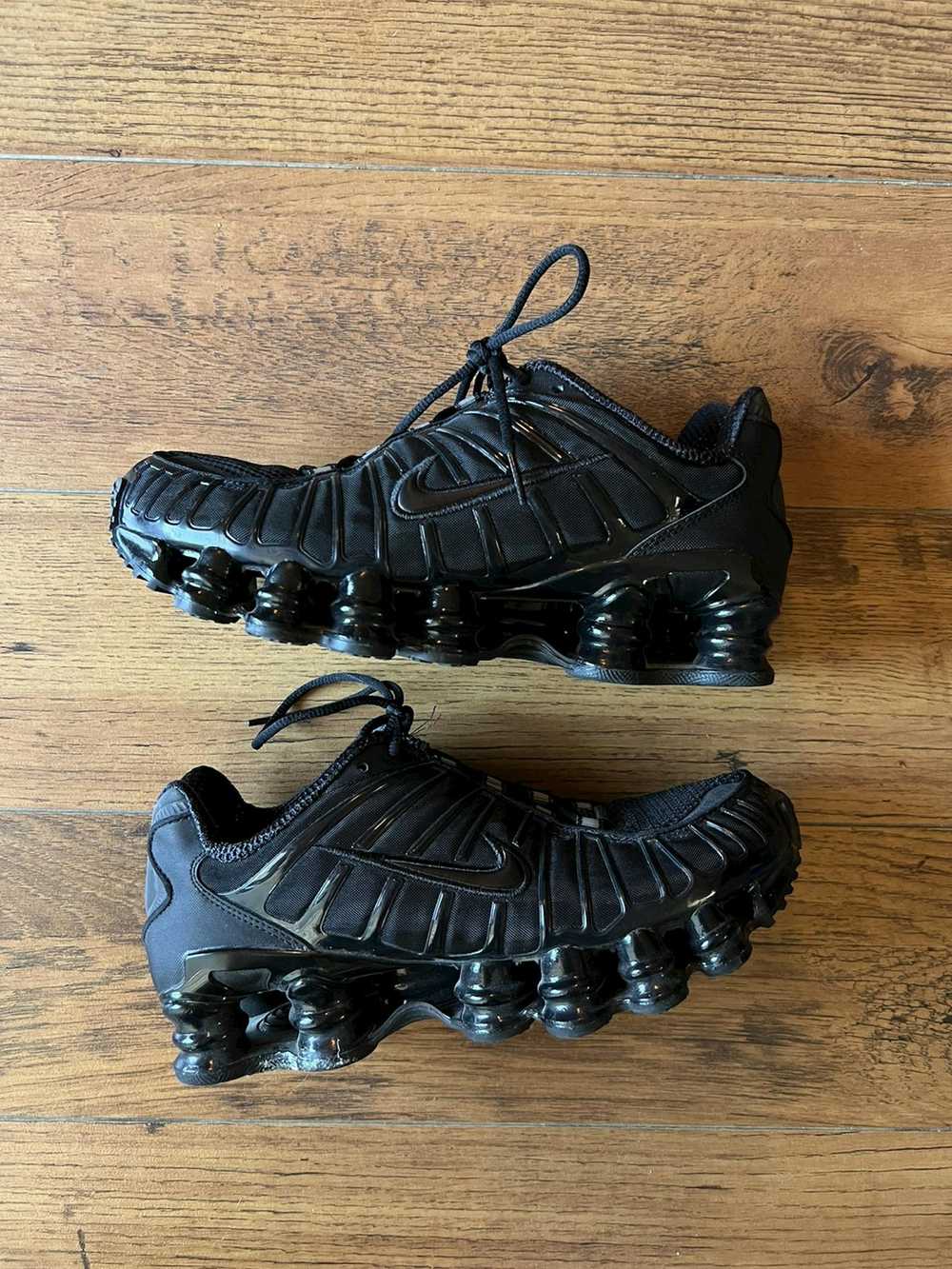 triple black nike shox