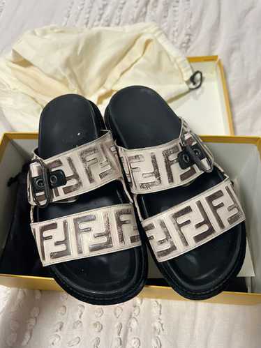 Fendi Fendi Calf Leather/Rubber Camelia Moi