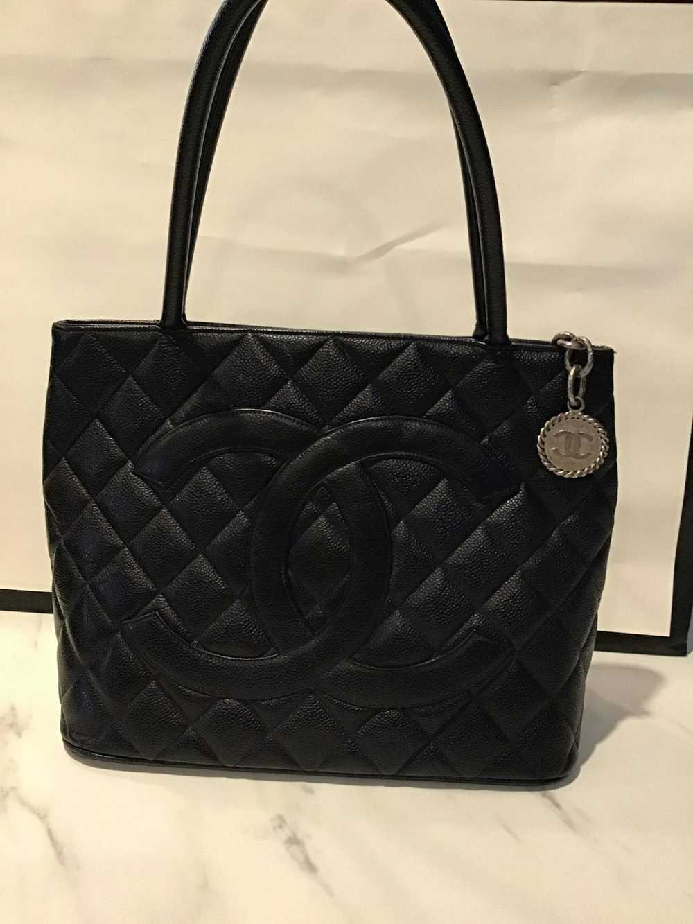 Chanel CHANEL Medallion Shoulder Bag Medium Cavia… - image 1