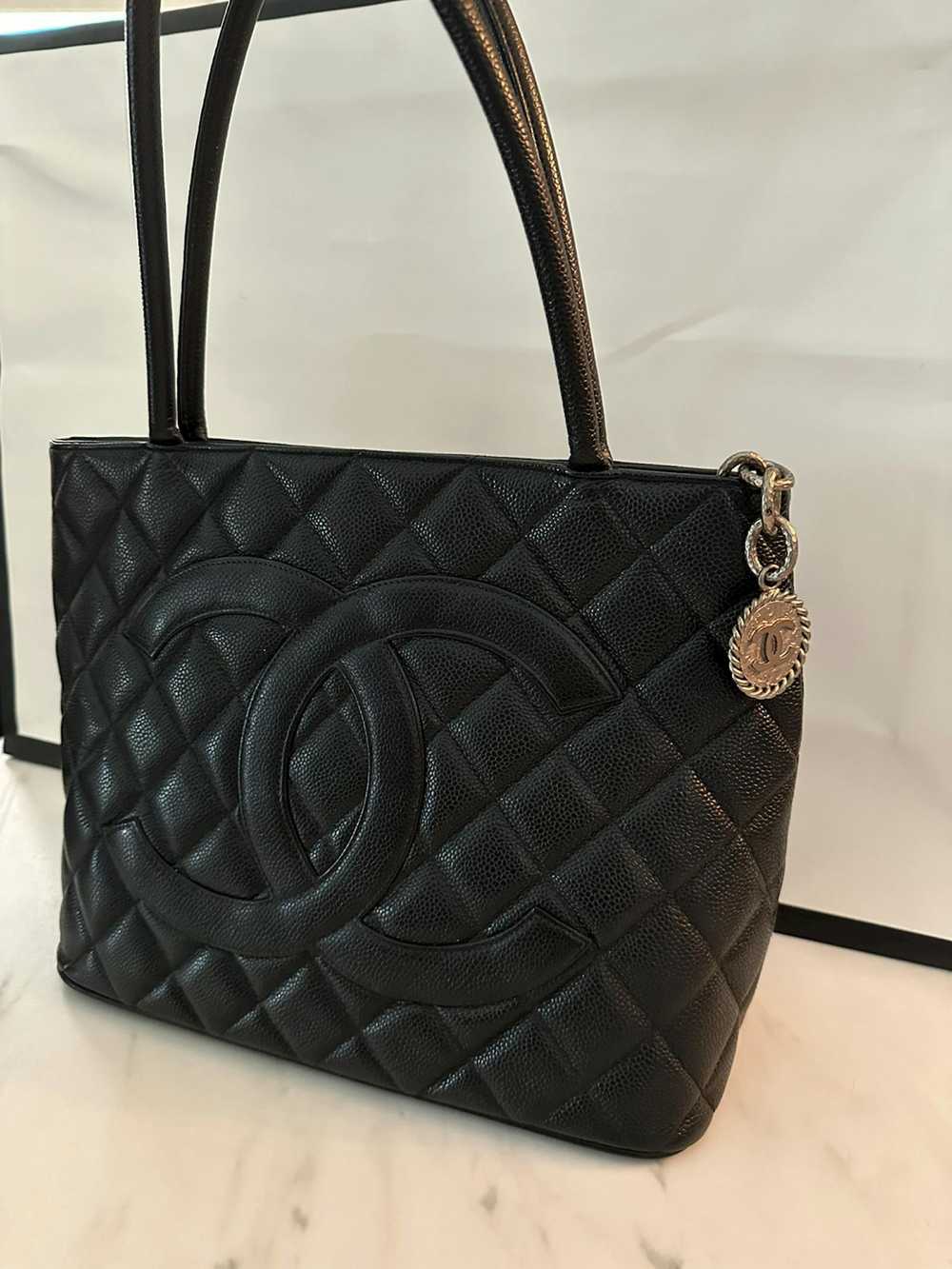 Chanel CHANEL Medallion Shoulder Bag Medium Cavia… - image 5