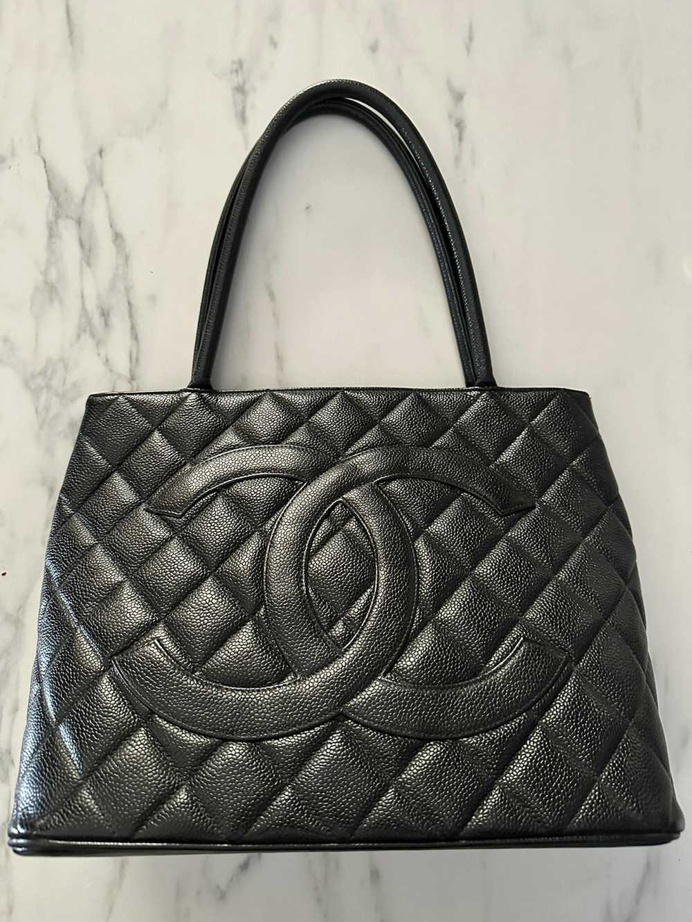 Chanel CHANEL Medallion Shoulder Bag Medium Cavia… - image 9