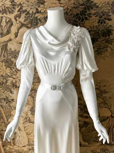 VINTAGE 1960s Lace Juliet Wedding Dress Empire Waist long sleeves train 60s