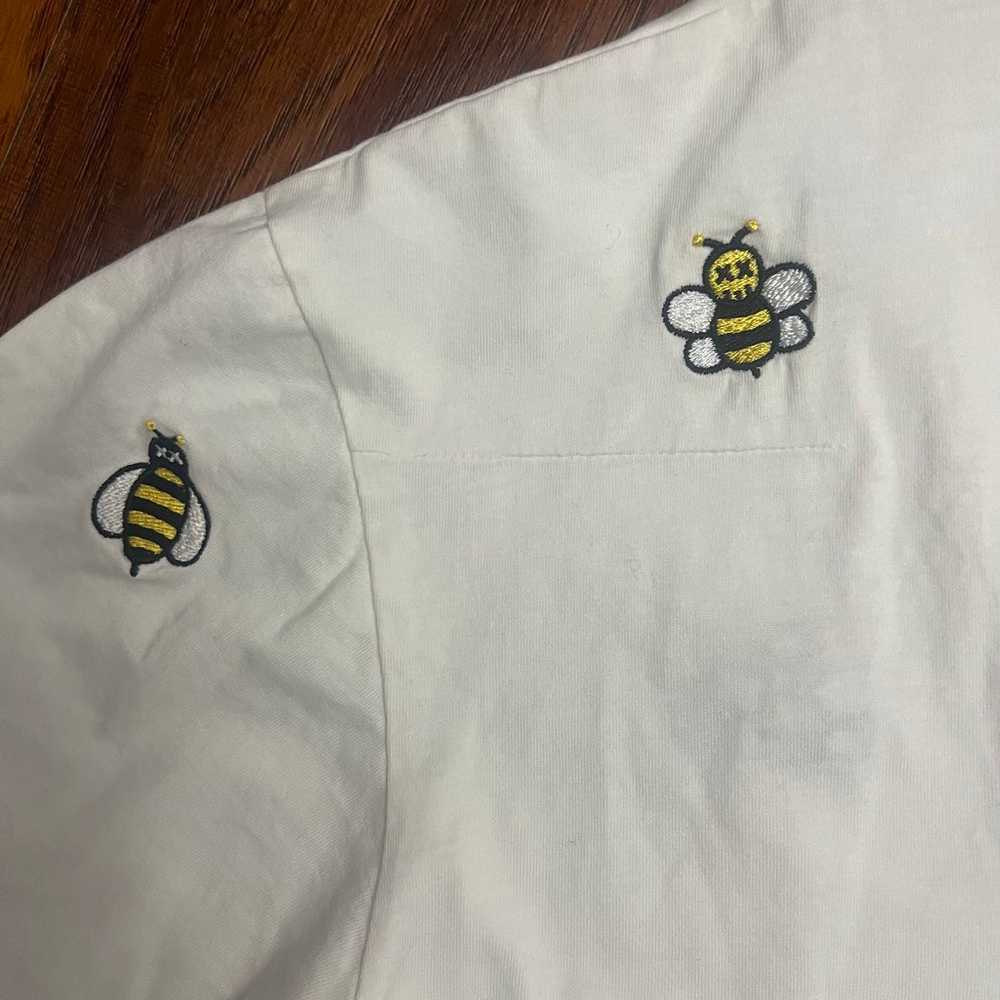 Kaws x Dior Embroidered All Over Bee White Short … - image 4
