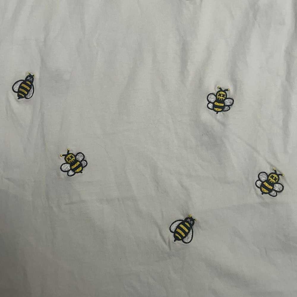 Kaws x Dior Embroidered All Over Bee White Short … - image 5