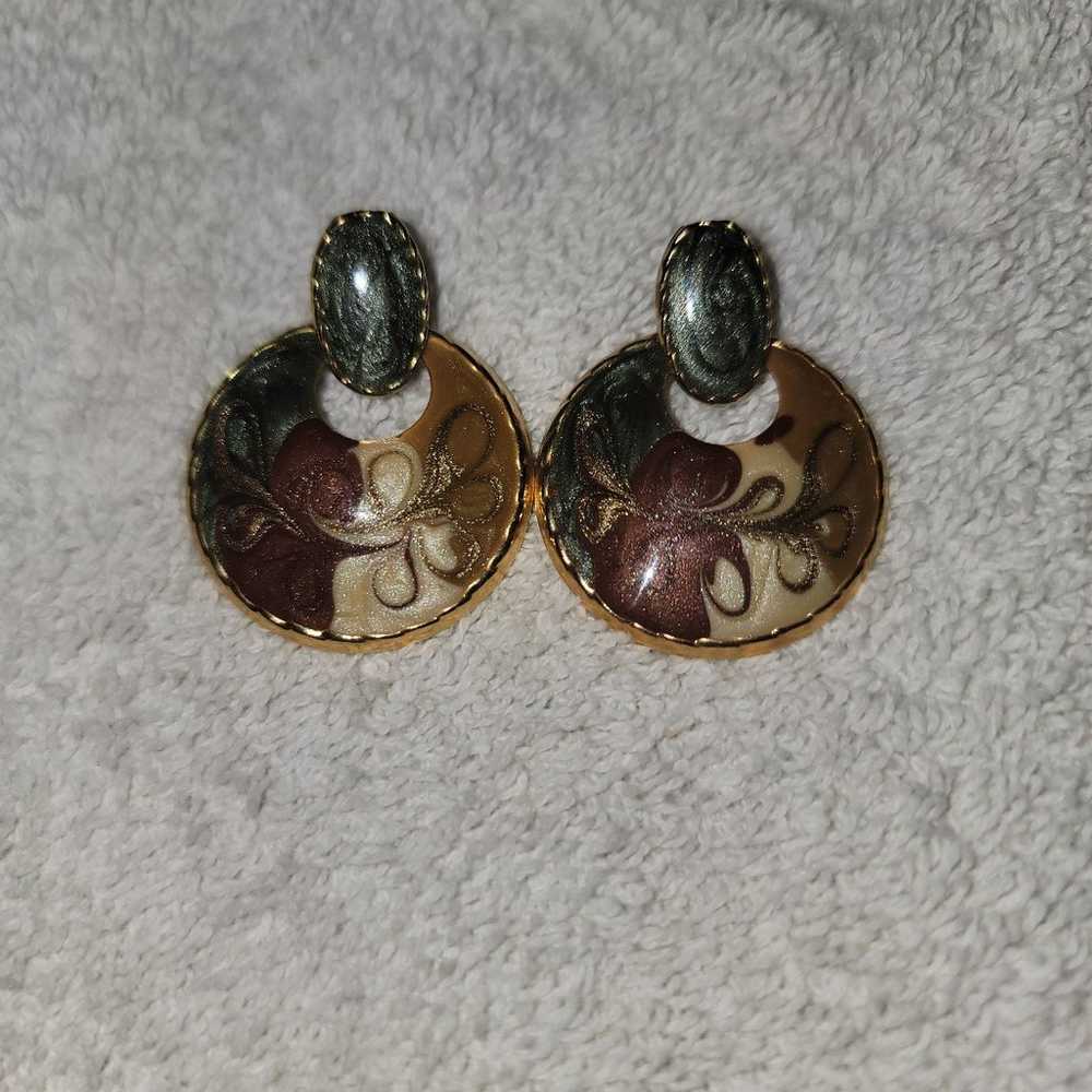 2 pairs of vintage earrings - image 5