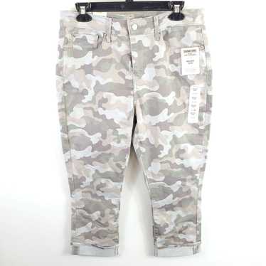 Levi's Women Grey Camo Mid Capri Jeans Sz 12 NWT - image 1