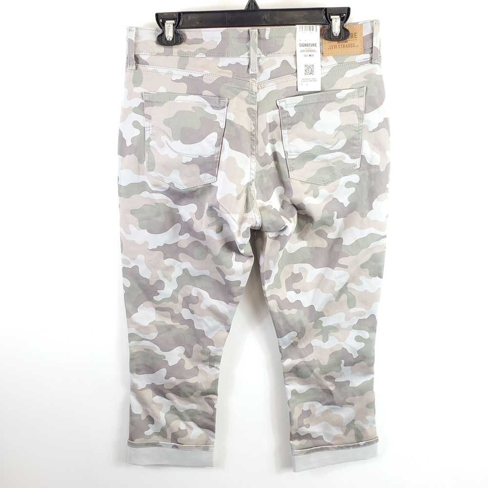 Levi's Women Grey Camo Mid Capri Jeans Sz 12 NWT - image 2